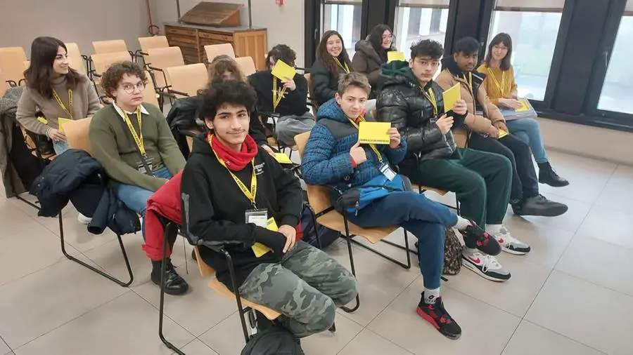 La prima G del Cfp Canossa di Bagnolo Mella in visita al GdB