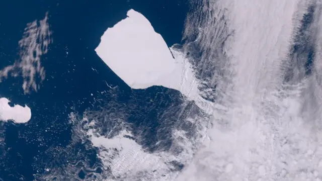 epa10997811 A handout satellite image made available by Copernicus, the European Union's Earth Observation Programme, shows the A23a iceberg near Joinville Island in Antarctica, 27 November 2023. A23a has started moving again after it remained stuck on the ocean's floor for over 30 years, the European Space Agency (ESA) has said. According to the ESA, radar images acquired by Copernicus Sentinel-1A are showing that the iceberg, with a size of about 4,000 square kilometres, has ungrounded and is drifting again. EPA/EUROPEAN UNION, COPERNICUS SENTINEL-3 IMAGERY HANDOUT -- MANDATORY CREDIT -- HANDOUT EDITORIAL USE ONLY/NO SALES HANDOUT EDITORIAL USE ONLY/NO SALES