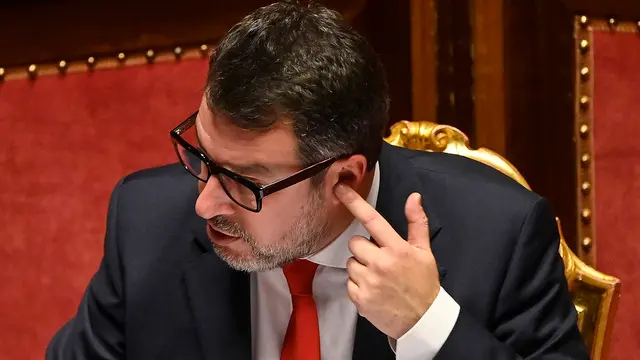 Il ministro delle Infrastrutture e dei Trasporti, Matteo Salvini, durante l’informativa in Senato sulla situazione della rete ferroviaria, Roma, 22 gennaio 2025. ANSA/RICCARDO ANTIMIANI