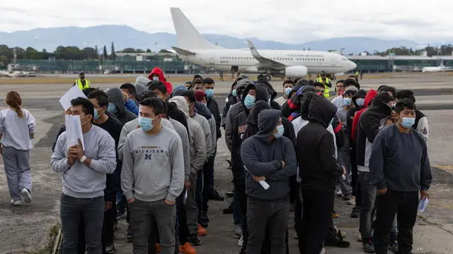 epa11802889 Guatemalan citizens get off a plane after arriving from the United States at the Guatemalan Air Force base, in Guatemala City, Guatemala, 02 January 2025. Guatemala received the first four deportation flights of 2025 sent by the United States with 522 people, after closing last year with more than 61,000 nationals of this Central American country expelled from U.S. territory. EPA/DAVID TORO