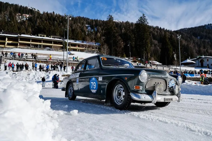 Winter Marathon 2025, la prova sul laghetto ghiacciato di Madonna di Campiglio