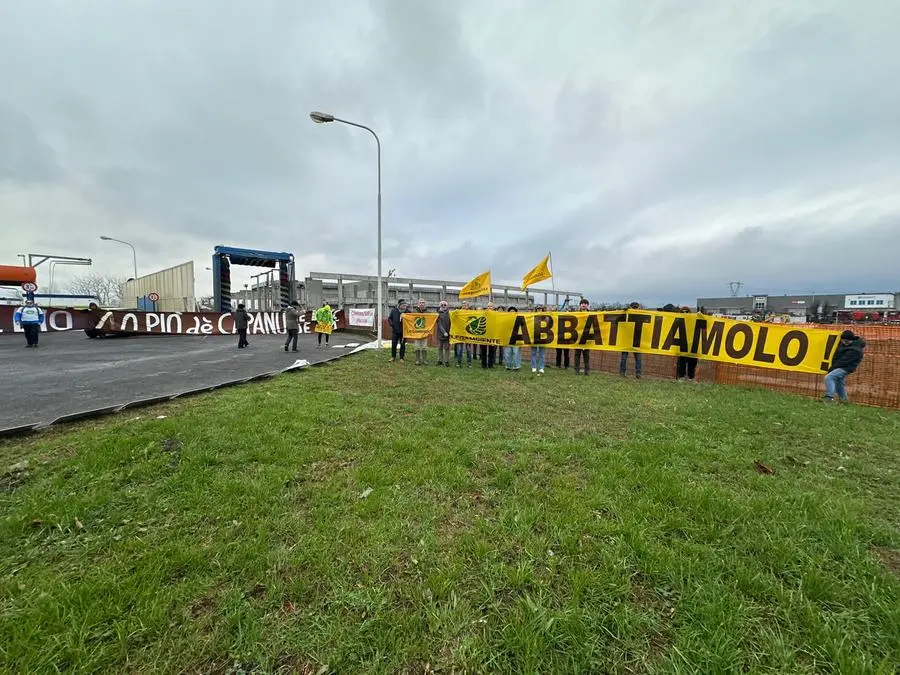 Le proteste contro il polo farmaceutico di Poncarale