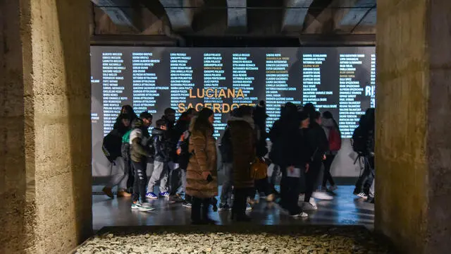 Visite di studenti e scolaresche al Memoriale della Shoah Binario 21 nella settimana del Giorno della Memoria, Milano 22 Gennaio 2025 ANSA/MATTEO CORNER
