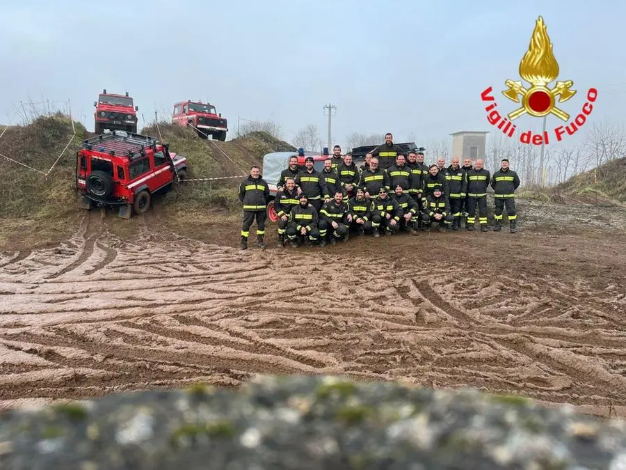 Guida su terreno non preparato: il corso patenti di terza categoria dei vigili del fuoco volontari