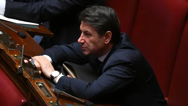 Il leader del M5s, Giuseppe Conte, durante le votazioni delle risoluzione al termine delle comunicazioni del ministro della Difesa, Guido Crosetto, per la proroga dell'autorizzazione alla cessione di mezzi, materiali ed equipaggiamenti militari in favore dell'Ucraina, nell'aula della Camera, Roma, 22 gennaio 2025. ANSA/ETTORE FERRARI