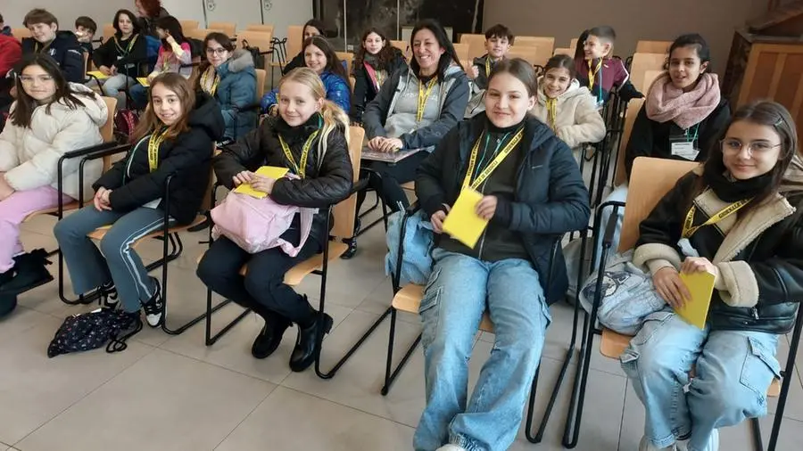 La quinta B della primaria Margherita Hack di Padenghe in visita al GdB