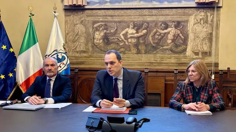 Da sinistra: il direttore di Brescia Mobilità Marco Medeghini, il vicesindaco Federico Manzoni e la dirigente del settore Valorizzazione del Patrimonio pubblico Nicoletta Guerrini © www.giornaledibrescia.it