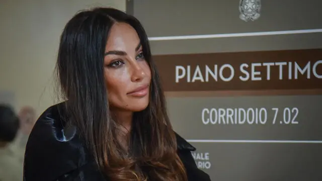 Madalina Ghenea al settimo piano del tribunale per l’udienza contro la stalker, Milano 17 Dicembre 2024 ANSA/MATTEO CORNER