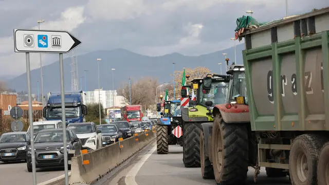 protesta trattori a Brescia, Brescia 28 gennaio 2025. ANSA/FILIPPO VENEZIA