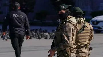 epa11130971 Police secure the area following an attack in front of the Istanbul Courthouse in Istanbul, Turkey, 06 February 2024. According to Turkey's Interior Minister Ali Yerlikaya, an attack outside an Istanbul courthouse has left two people dead and five injured. EPA/BERK OZKAN