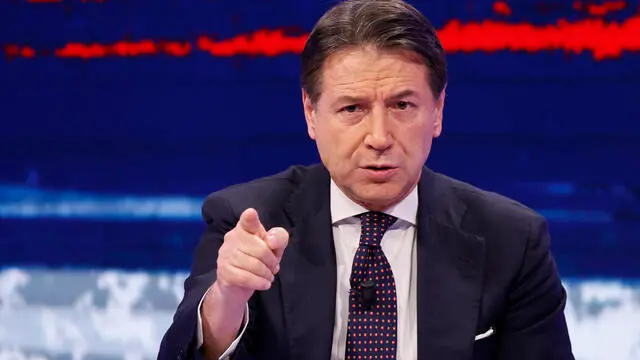 Il leader del Movimento 5 Stelle Giuseppe Conte durante la trasmissione televisiva ‘’In onda’’, Roma 21 dicembre 2024. ANSA/FABIO FRUSTACI