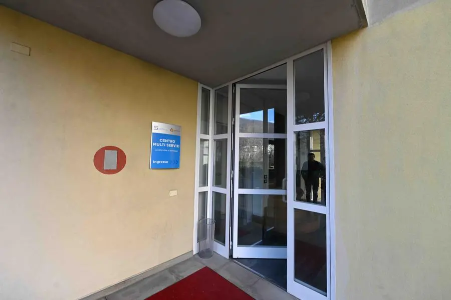 L'inaugurazione del centro multiservizi in via Allegri a Brescia