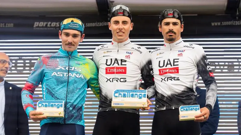 Il podio del trofeo Calvià: Scaroni è l'ultimo a destra - © www.giornaledibrescia.it