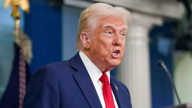 epa11864013 US President Donald Trump holds a press conference called in response to the fatal collision of a passenger airplane and a US military helicopter last night, at the White House in Washington, DC, USA, 30 January 2025. According to preliminary statements from the United States Federal Aviation Administration (FAA) and other officials, a PSA Airlines Bombardier CRJ700 regional jet, carrying 64 people, collided in midair on 29 January 2025 evening with a US Army Black Hawk helicopter, carrying three US service members, while on approach to Ronald Reagan National Airport, likely killing everyone on board. EPA/WILL OLIVER
