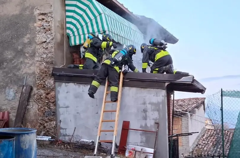 Incendio in un'abitazione a Bione