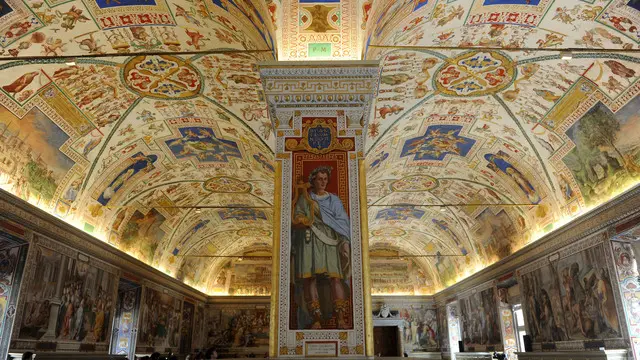 Il salone Sistino della Biblioteca Apostolica Vaticana, nel Cortile del Belvedere in Vaticano, che riapre al termine di importanti lavori di ristrutturazione. ANSA/GIUSEPPE GIGLIA