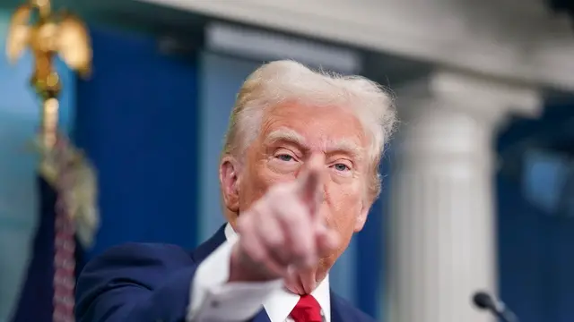 epaselect epa11864075 US President Donald Trump holds a press conference called in response to the fatal collision of a passenger airplane and a US military helicopter last night, at the White House in Washington, DC, USA, 30 January 2025. According to preliminary statements from the United States Federal Aviation Administration (FAA) and other officials, a PSA Airlines Bombardier CRJ700 regional jet, carrying 64 people, collided in midair on 29 January 2025 evening with a US Army Black Hawk helicopter, carrying three US service members, while on approach to Ronald Reagan National Airport, likely killing everyone on board. EPA/WILL OLIVER