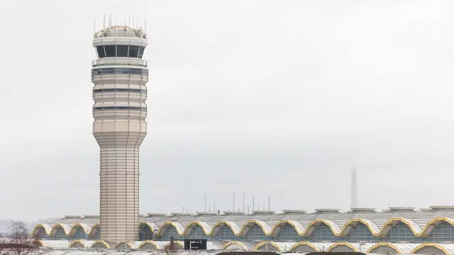 epa11866275 The control tower at Ronald Reagan National Airport following the collision of an American Airlines plane with a Black Hawk helicopter on 29 January, in Arlington, Virginia, USA, 31 January 2025. A safety report from the Federal Aviation Administration (FAA) stated that staffing at the tower on the night of the crash was 'not normal for the time of day and volume of traffic.' American Eagle Flight, carrying 60 passengers and four crew members, collided with a US Army Black Hawk helicopter carrying three US service members over the Potomac River near Reagan Washington National Airport late on 29 January 2025. EPA/JIM LO SCALZO