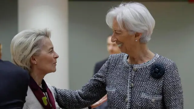 epa10540304 European Commission President Ursula von der Leyen (R) and Christine Lagarde (R), the president of the European Central Bank (ECB), chat prior to the second day of the EU Summit in Brussels, Belgium, 24 March 2023. EU leaders are meeting for a two-day summit to discuss the latest developments in relation to 'Russia's war of aggression against Ukraine' and continued EU support for Ukraine and its people. The leaders will also debate on competitiveness, single market and the economy, energy, external relations among other topics, including migration. EPA/OLIVIER HOSLET