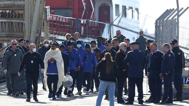 epa11857892 A group of migrants who were rescued over the weekend in international waters south of Lampedusa, arrive at the port of Shengjin, Albania, 28 January 2025. Under the Italy-Albania deal, Italy has sent a group of 49 migrants to reception centers in Albania in a plan aimed at deterring sea crossings by processing asylum claims outside the European Union (EU). The initiative faced legal setbacks after Italian courts ruled that migrants could not be held in Albania due to concerns over their legal status. In response, the Italian government adjusted the legal framework, hoping this would strengthen the policy, which allows up to 3,000 non-vulnerable men to be housed temporarily in Italian-run facilities in Albania. EPA/MALTON DIBRA