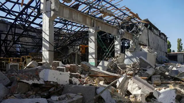 epa10882653 A view of a damaged private factory after overnight shelling in Odesa, southern Ukraine, 25 September 2023, amid the Russian invasion. Port infrastructure in Odesa was hit by drone and missile attacks overnight resulting in the 'destruction of grain facilities and significant damage to the seaport', Ukraine's First Vice Prime Minister Yulia Svyrydenko wrote on her social media accounts. Russian troops entered Ukrainian territory in February 2022, starting a conflict that has provoked destruction and a humanitarian crisis. EPA/IGOR TKACHENKO