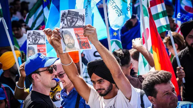 Manifestazione della comunità indiana di Latina contro il caporalato per la morte sul lavoro di Satana Singh. Latina 25 Giugno 2024. ANSA/CESARE ABBATE