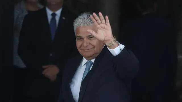 epa11870646 Panamanian President Jose Raul Mulino waves in Panama City, Panama, 02 February 2025. Mulino met with US Secretary of State Marco Rubio in the midst of a dispute over the Panama Canal, which US President Donald Trump has threatened to 'take back'. EPA/GABRIEL RODRIGUEZ