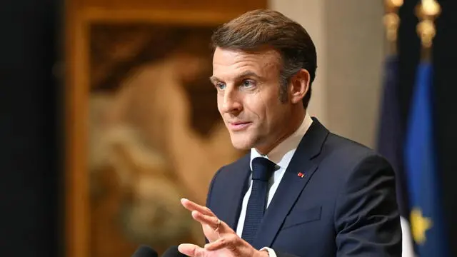 epa11858380 France's President Emmanuel Macron gives a speech during his visit to the Louvre Museum in Paris, France, 28 January 2025. EPA/BERTRAND GUAY / POOL MAXPPP OUT