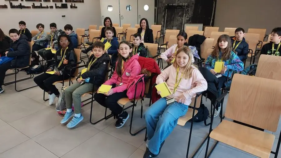 La classe V A della scuola Papa Giovanni Paolo II di Caino in visita al GdB