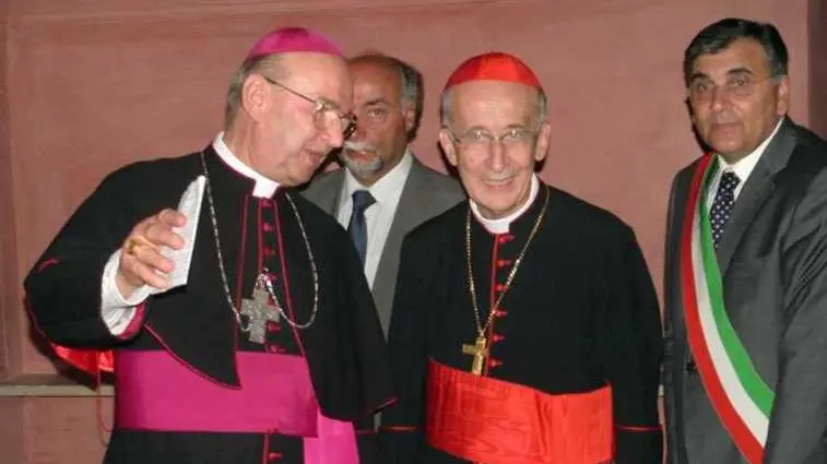 Monsignor Gennaro Franceschetti con il cardinale Camillo Ruini - © www.giornaledibrescia.it