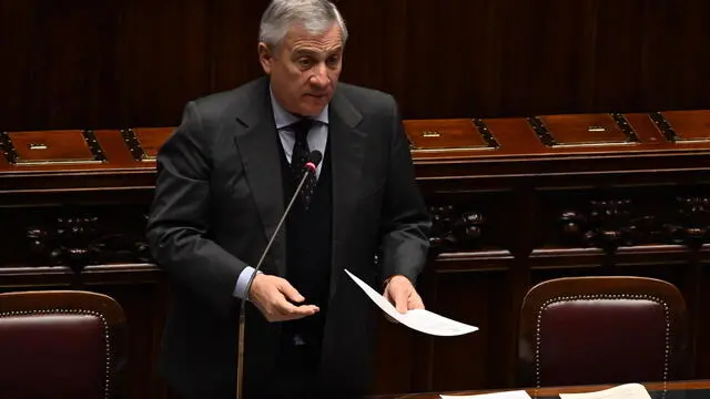 Il ministro Antonio Tajani risponde al question time alla Camera dei Deputati a Roma, 8 gennaio 2025. ANSA/MAURIZIO BRAMBATTI