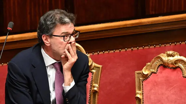 Il ministro dell’Economia, Giancarlo Giorgetti, nel corso del Question Time al Senato. Roma, 8 febbraio 2024. ANSA/CLAUDIO PERI