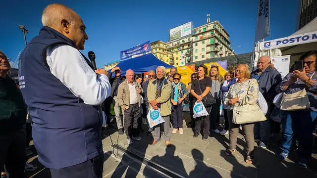 Prove di evacuazione per rischio vulcanico della protezione civile. Napoli 12 Ottobre 2024. ANSA/CESARE ABBATE/