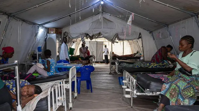 epa11877024 Patients wounded during fighting between the Armed Forces of the Democratic Republic of the Congo (FARDC) and the M23 rebels recover inside Kyeshero Hospital in Goma, North Kivu, Democratic Republic of Congo, 05 February 2025. Goma, captured by the rebels from the M23, is in the midst of a ceasefire after several hundred people have reportedly been killed in the hostilities between the (FARDC) and the M23. EPA/MARIE JEANNE MUNYERENKANA