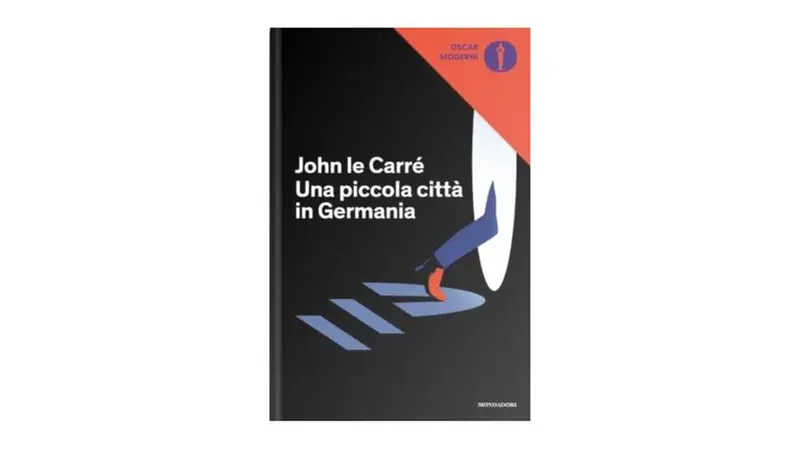 La copertina di Una piccola città in Germania