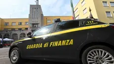 L'operazione della Guardia di Finanza - © www.giornaledibrescia.it