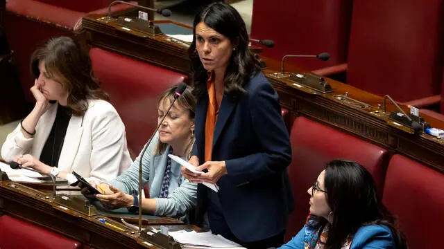 Simona Bonafè, interviene prima della votazione del Pdl sul conflitto di interesse alla camera dei deputati. Roma, 28 maggio 2024 ANSA/MASSIMO PERCOSSI
