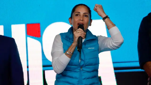 epa11885610 Presidential candidate Luisa Gonzalez speaks during an event after the announcement of results of the first round of the general elections in Quito, Ecuador, 09 February 2025. Luisa GonzÃ¡lez, celebrated the results of the first round of the elections in Ecuador, which she considers a 'great victory', and said she was confident of reaching the first place, to face the current president and candidate for reelection, Daniel Noboa, in the runoff. EPA/Gianna Benalcazar