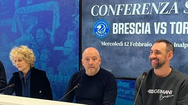 La presidentessa Bragaglio, l'Ad di Germani Spa Ferrari ed il coach Poeta - © www.giornaledibrescia.it