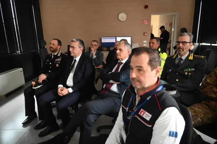 Le Istituzioni bresciane in visita alla centrale del 112