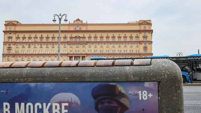 epa11628179 A general view of the headquarters of the Federal Security Service's (FSB) on Lubyanka Square in Moscow, Russia, 27 September 2024. The Russian FSB announced the initiation of a criminal case under the article on illegal border crossing against US citizens - correspondents of the Australian TV channel ABC, Fletcher Young and Catherine Diss, as well as a Romanian journalist. Since August 17, ‘criminal cases have been opened against twelve foreign journalists for the illegal acts in question’. The maximum penalty under the illegal border crossing article is up to 5 years in prison. EPA/MAXIM SHIPENKOV