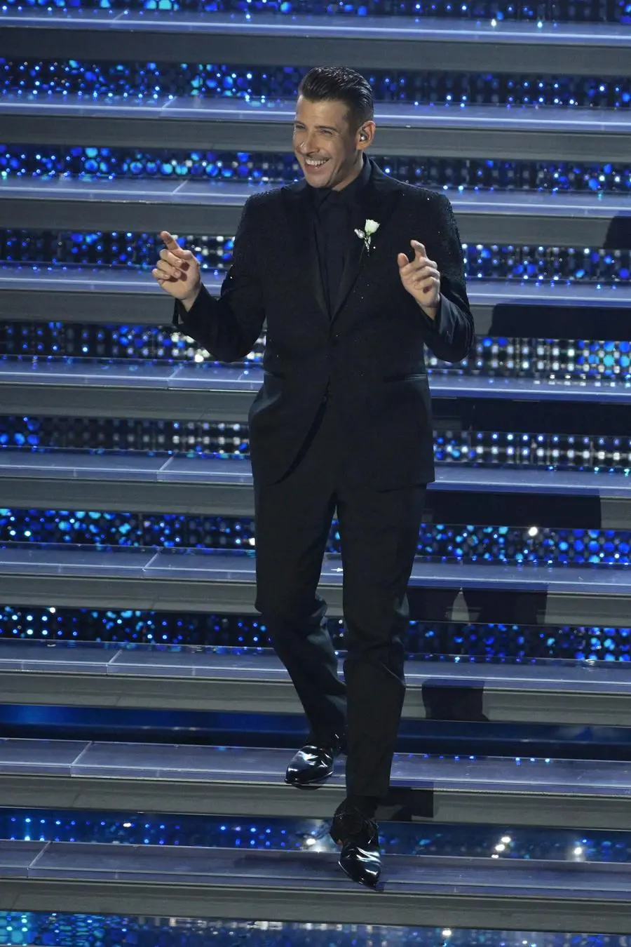 Sanremo 2025, prima serata: l'esibizione di Francesco Gabbani