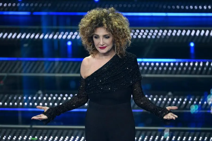 Sanremo 2025, prima serata: l'esibizione di Marcella Bella