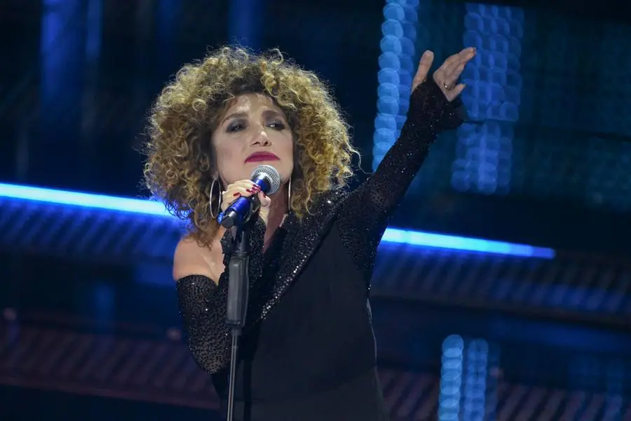 Sanremo 2025, prima serata: l'esibizione di Marcella Bella