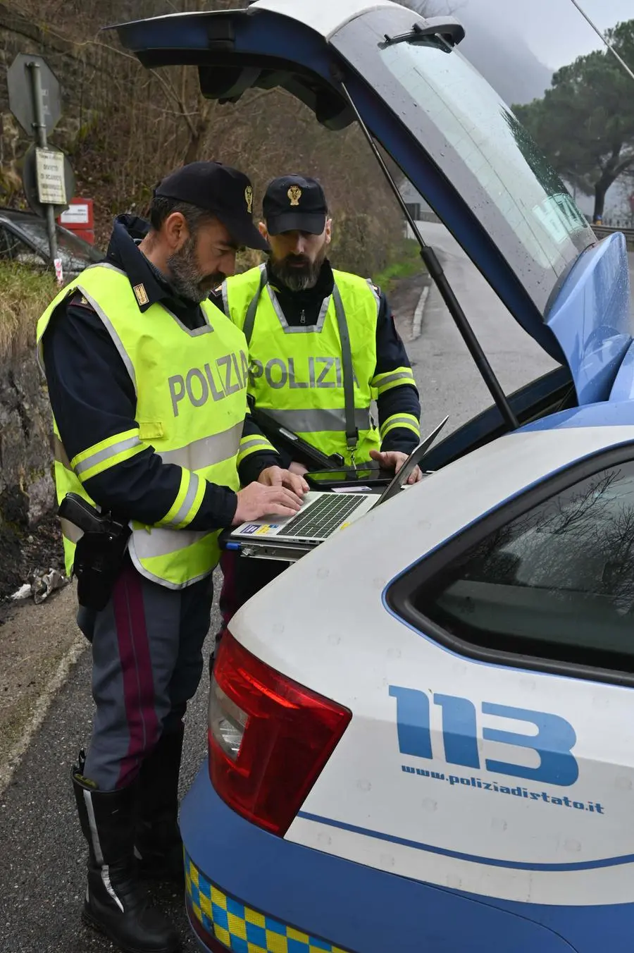 La Polizia stradale impegnata nei controlli sulla Ss42