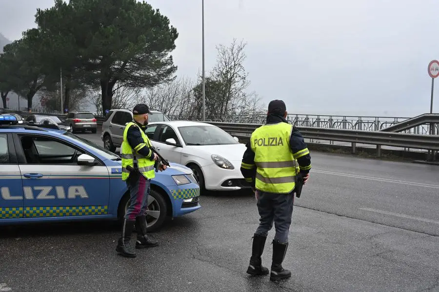 La Polizia stradale impegnata nei controlli sulla Ss42