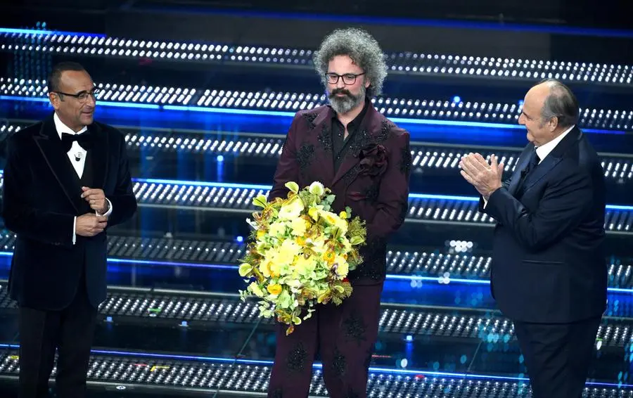 Sanremo 2025, prima serata: l'esibizione di Simone Cristicchi