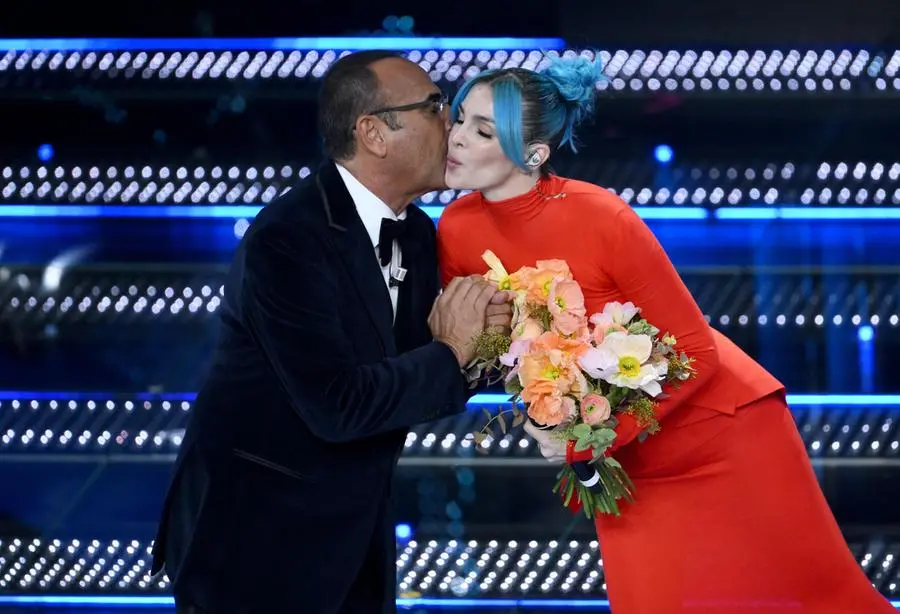 Sanremo 2025, prima serata: l'esibizione di Rose Villain