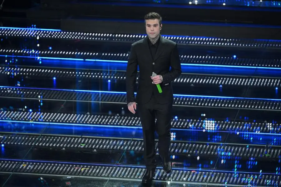 Sanremo 2025, prima serata: l'esibizione di Fedez