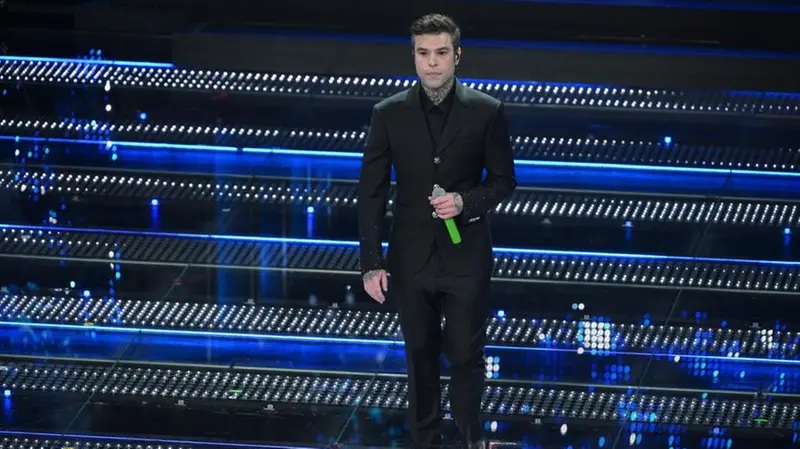 Sanremo 2025, prima serata: l'esibizione di Fedez
